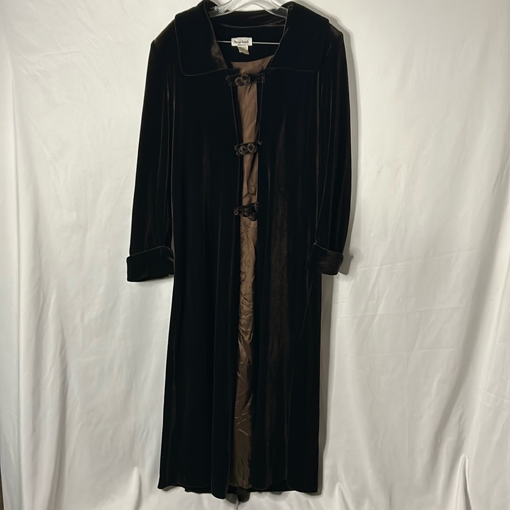 Design Today’s Vintage Brown Velvet Coat